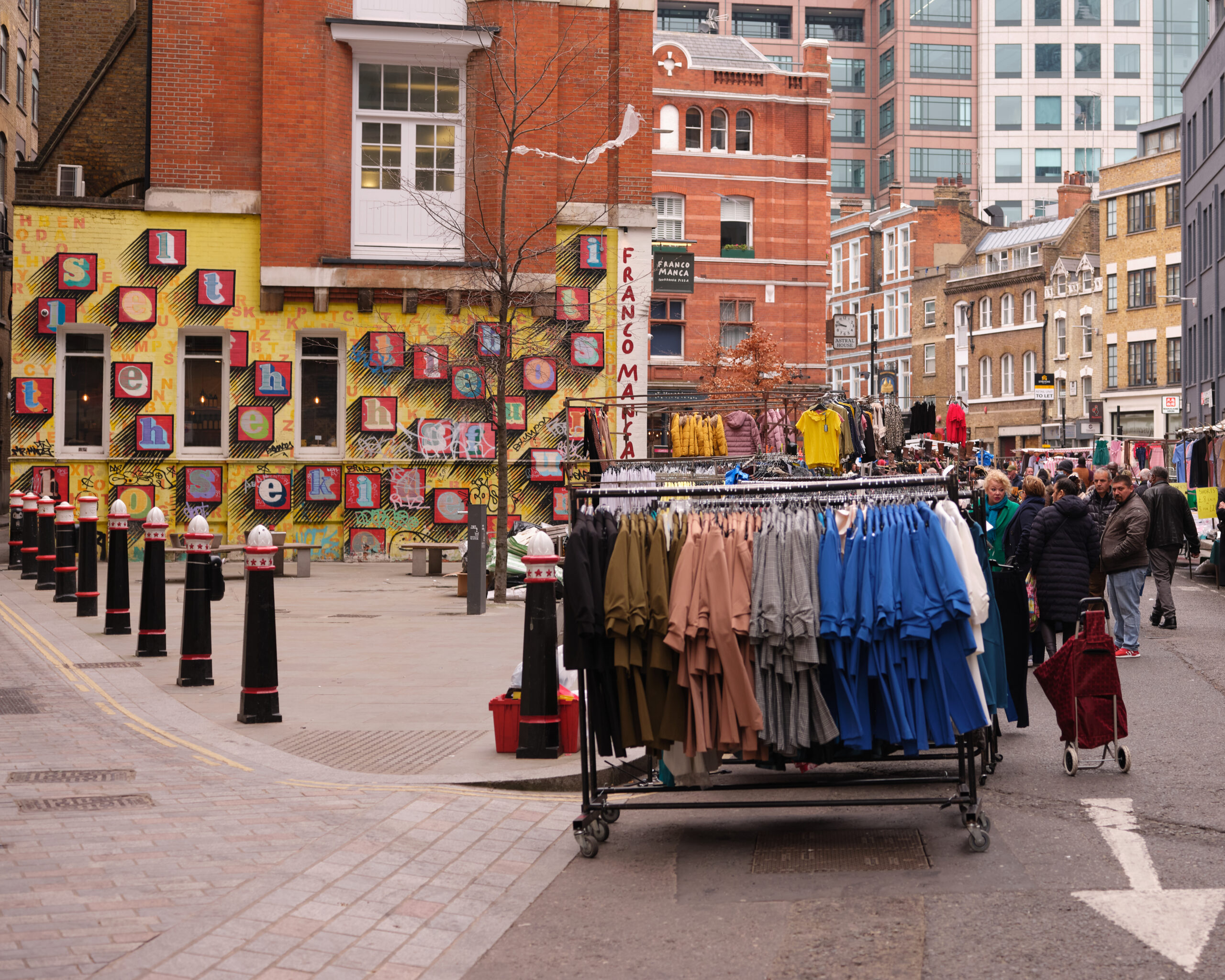 Aldgate Walking Tour: Fashion Past and Present